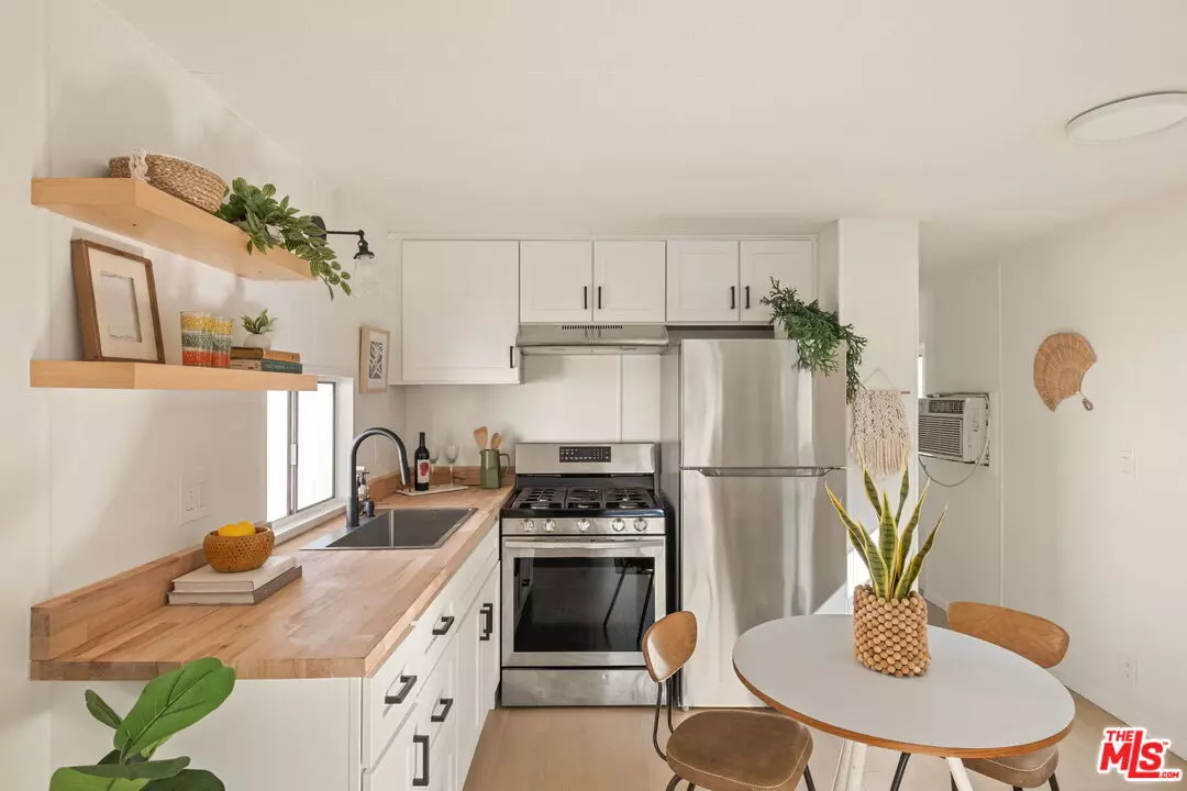 Culver City, CA 90230,11250 Playa St #82