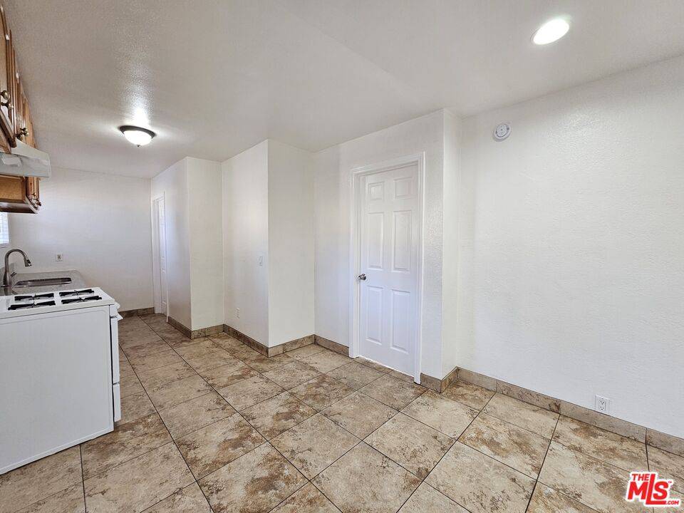 Compton, CA 90221,204 N Spring Ave