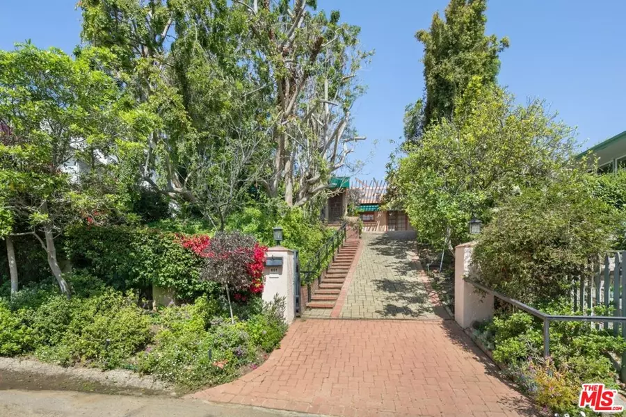 601 N Marquette St, Pacific Palisades, CA 90272