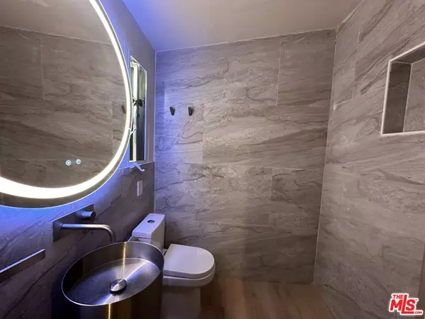 N Vista St, Los Angeles, CA 90036