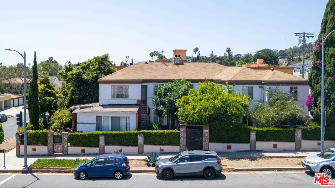 2105 N Vermont Ave, Los Angeles, CA 90027