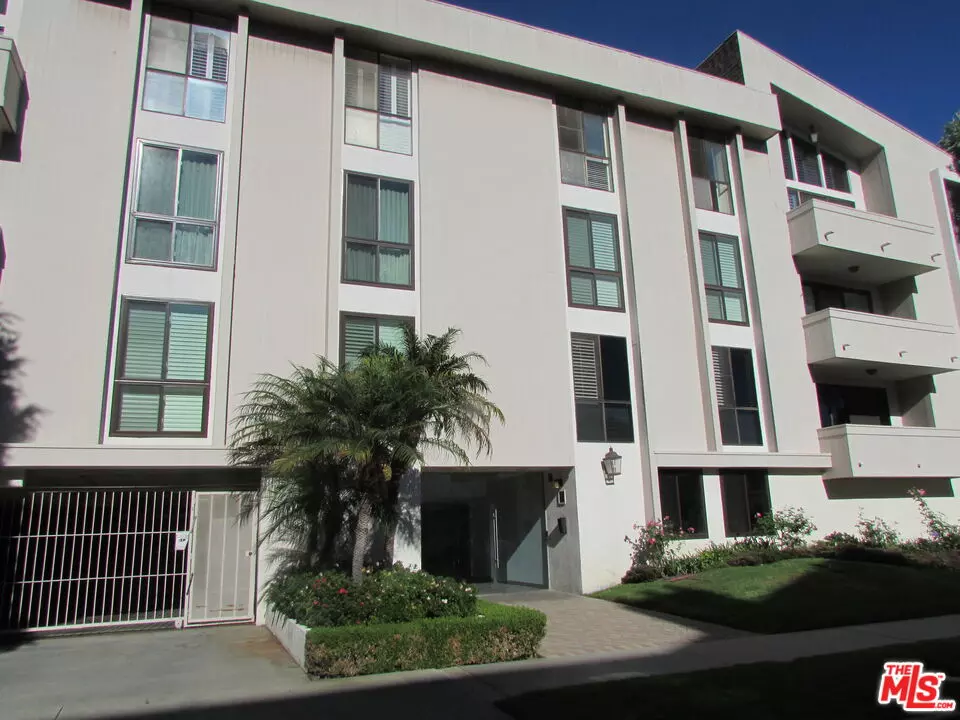 Los Angeles, CA 90025,1550 Greenfield Ave #202