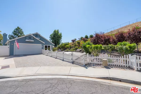 31902 Green Hill Dr, Castaic, CA 91384