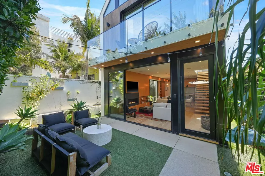 722 Marine St, Santa Monica, CA 90405