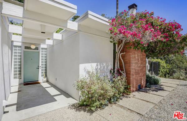 2205 Sunset Crest Dr, Los Angeles, CA 90046