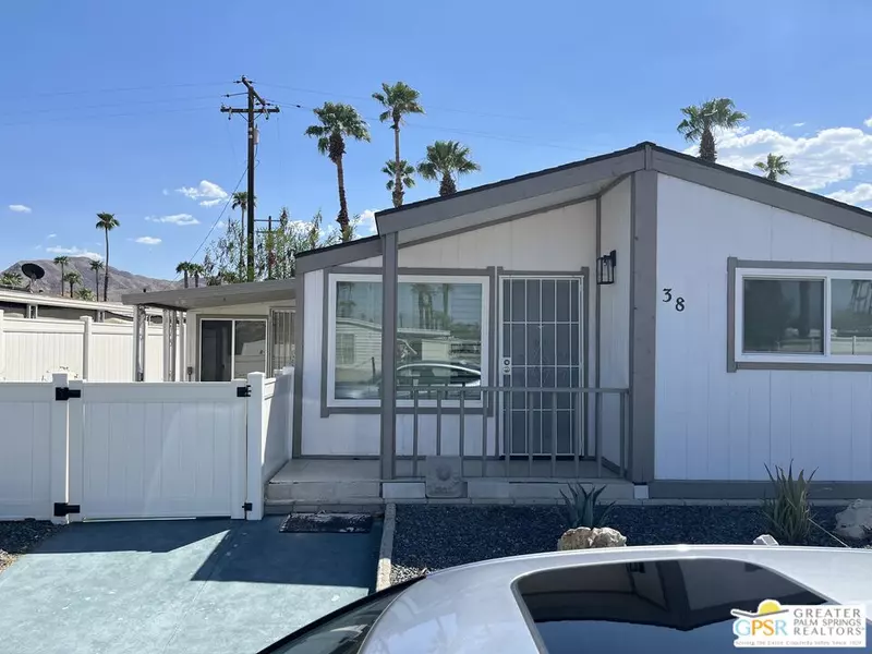 38 Club Circle Dr, Palm Springs, CA 92264