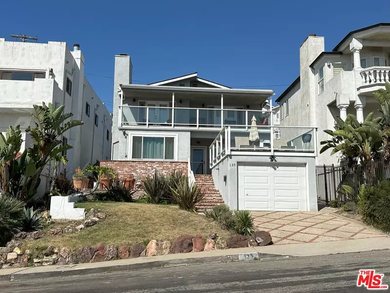 135 Napoleon St, Playa Del Rey, CA 90293