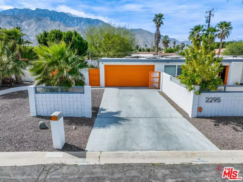 2295 E Nicola Rd, Palm Springs, CA 92262