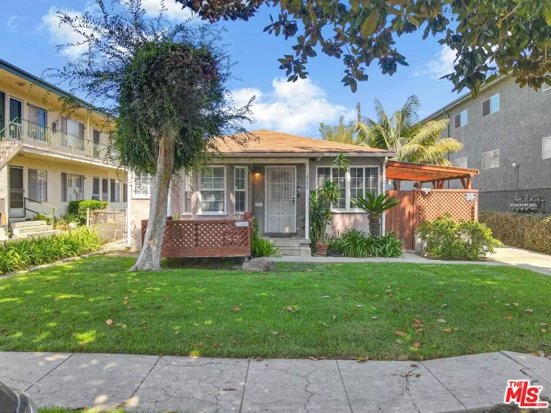 2492 Corinth Ave, Los Angeles, CA 90064