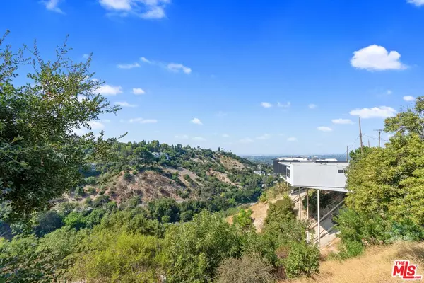 Sherman Oaks, CA 91423,3664 Oakfield Dr
