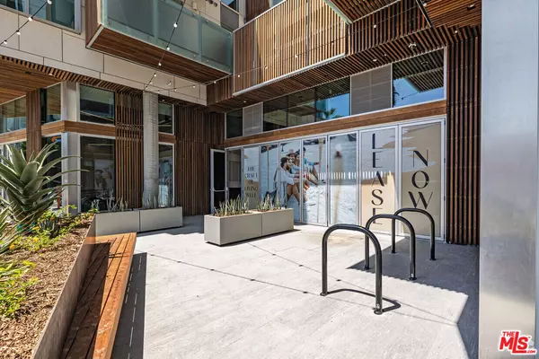 Santa Monica, CA 90403,3223 Wilshire Blvd #209