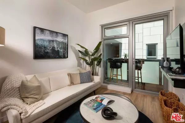 3223 Wilshire Blvd #202, Santa Monica, CA 90403