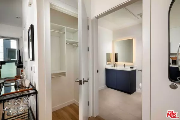 Santa Monica, CA 90403,3223 Wilshire Blvd #214