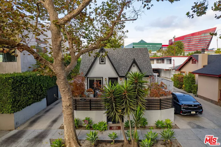 617 Westmount Dr, West Hollywood, CA 90069