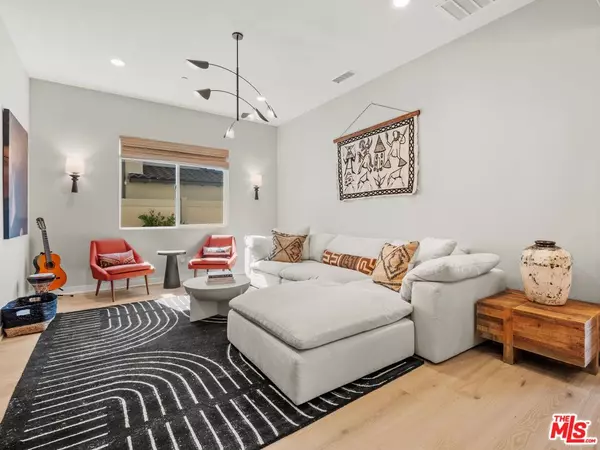 Santa Clarita, CA 91350,17726 Hillside Way