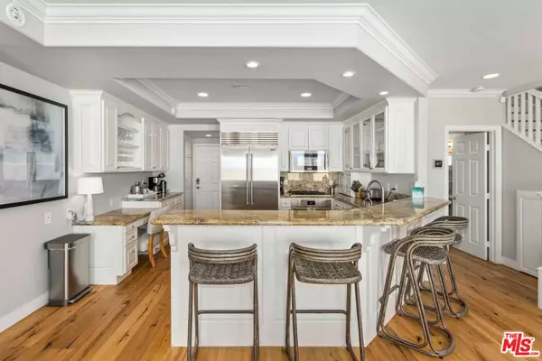 Newport Beach, CA 92661,506 W Oceanfront #2