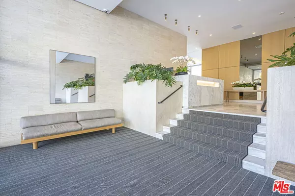 West Hollywood, CA 90069,999 N Doheny Dr #307