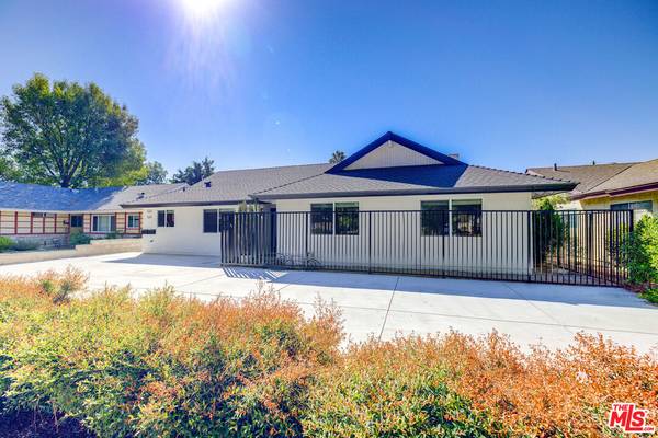 16306 Chatsworth St, Granada Hills, CA 91344