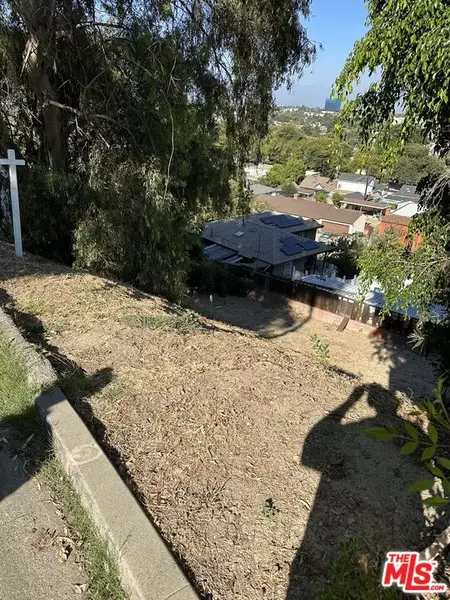 2858 Round Dr, Los Angeles, CA 90032