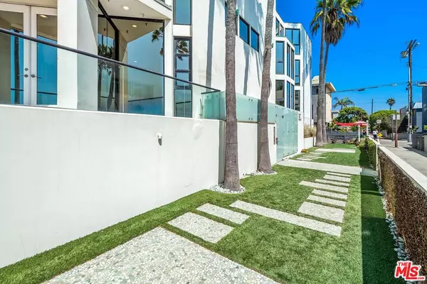 Venice, CA 90291,2319 Ocean Front Walk #1