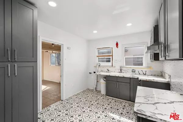 Los Angeles, CA 90043,4812 Arlington Ave