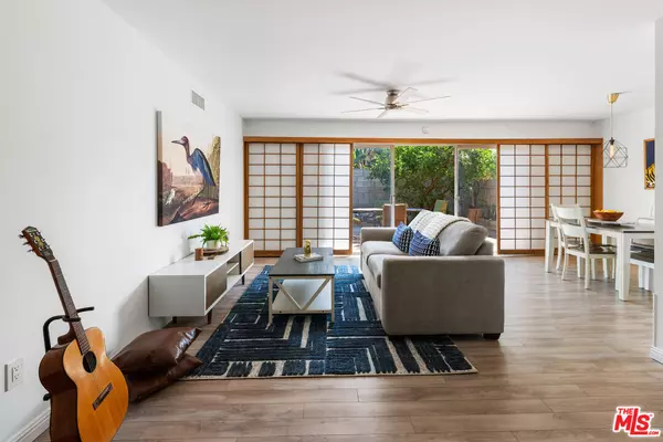 8160 Canby Ave #6, Reseda, CA 91335