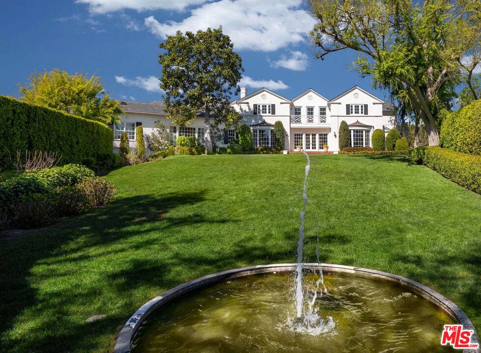 Los Angeles, CA 90077,111 N Mapleton Dr
