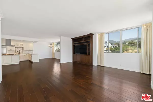 Pacific Palisades, CA 90272,17368 W Sunset Blvd #401