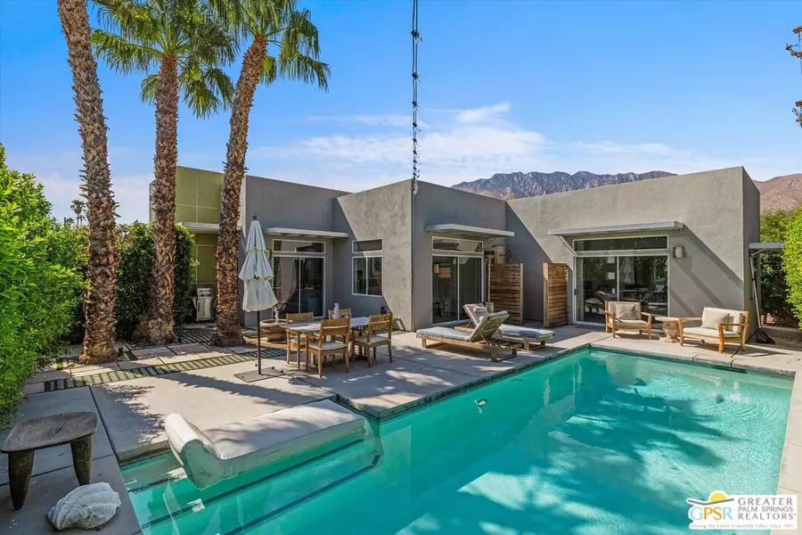 128 W San Carlos Rd, Palm Springs, CA 92262