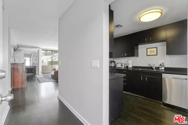 West Hollywood, CA 90069,8839 Cynthia St #3