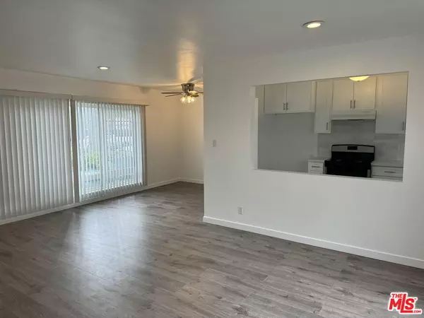 Sherman Oaks, CA 91423,4555 Sylmar