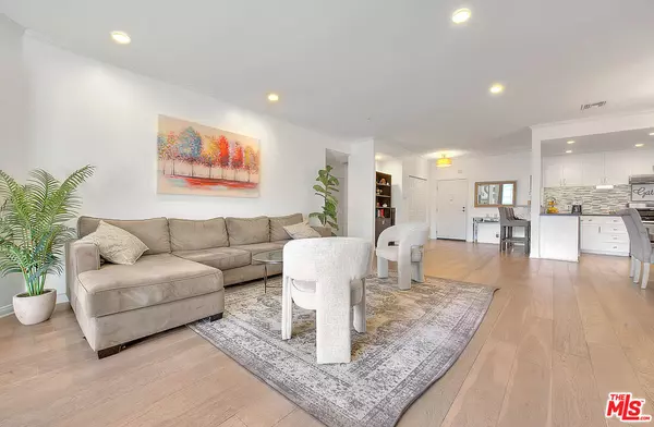 Studio City, CA 91604,3947 Carpenter Ave #106