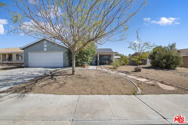 3816 Hatcher Pl, Rosamond, CA 93560