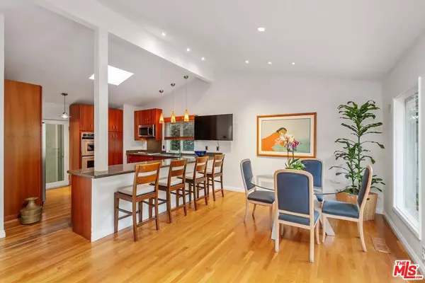 Los Angeles, CA 90046,7551 Kimdale Ln