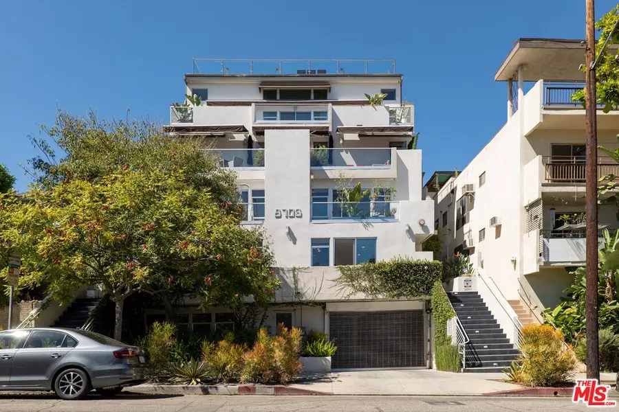 8703 N West Knoll Dr #102, West Hollywood, CA 90069