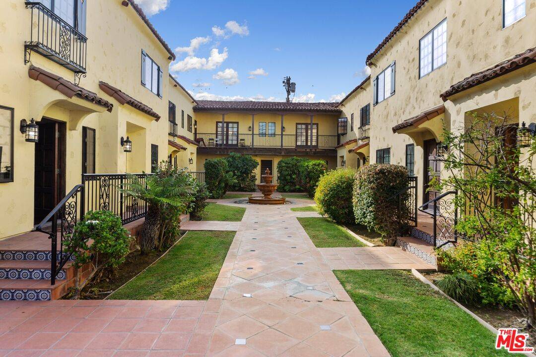 Los Angeles, CA 90007,2623 Ellendale Pl