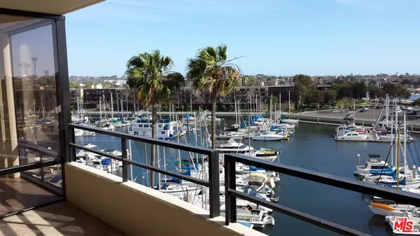 Marina Del Rey, CA 90292,4267 Marina City #202