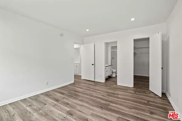 Los Angeles, CA 90049,11930 Mayfield Ave #9