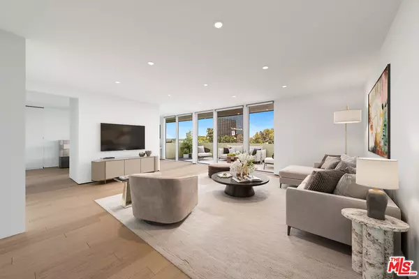 Los Angeles, CA 90068,3625 Fredonia Dr #2