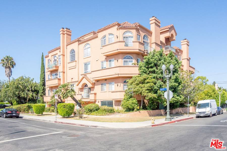 801 S Lorraine Blvd #301, Los Angeles, CA 90005