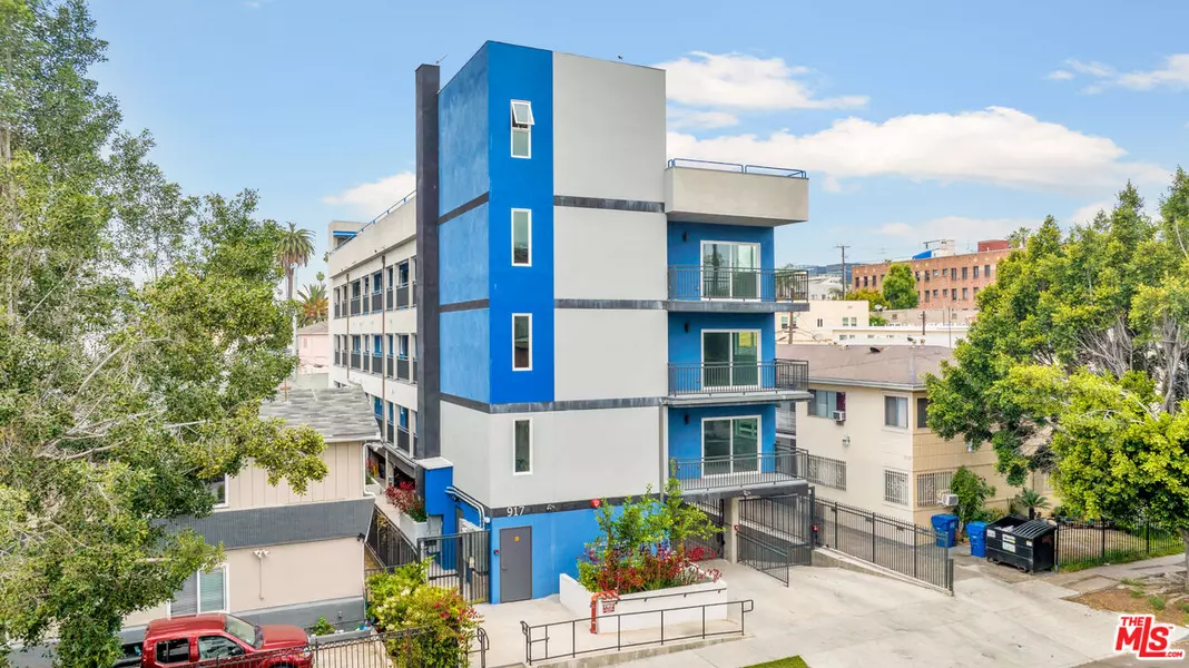 917 S Berendo St #401, Los Angeles, CA 90006