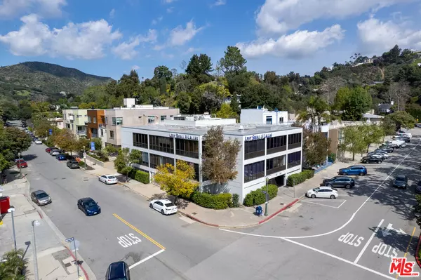 Los Angeles, CA 90049,815 Moraga Dr