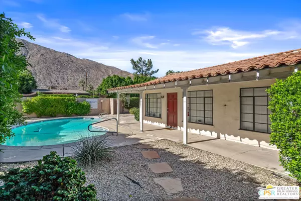 580 S Calle Palo Fierro, Palm Springs, CA 92264