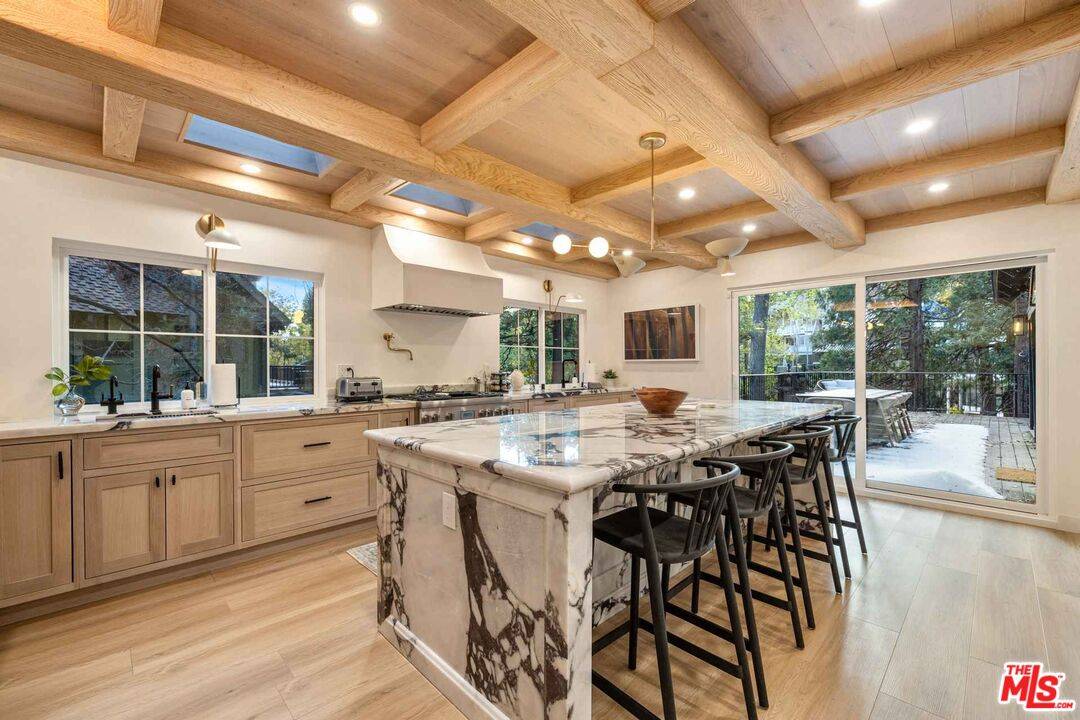 Lake Arrowhead, CA 92352,27643 W Shore Rd #Share 5
