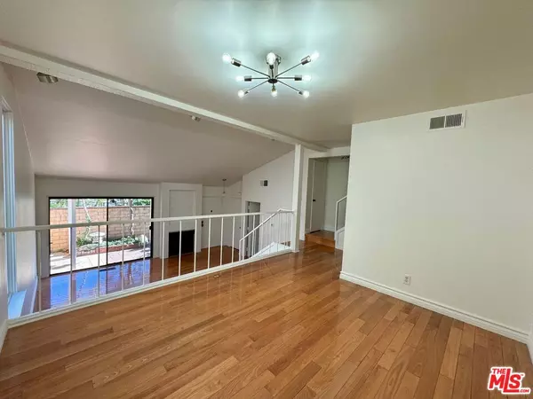 Marina Del Rey, CA 90292,13035 Mindanao Way #9