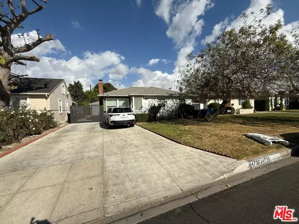 14735 Bassett St, Van Nuys, CA 91405