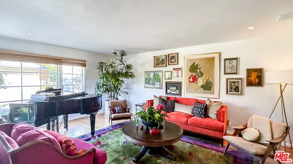 Los Angeles, CA 90068,2631 Green Oak Pl