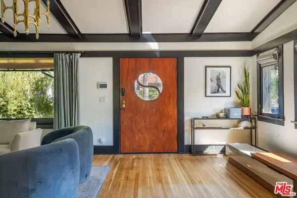 Los Angeles, CA 90004,221 S St Andrews Pl