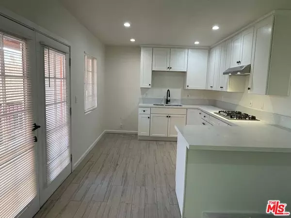 Panorama City, CA 91402,8816 Tobias Ave #6