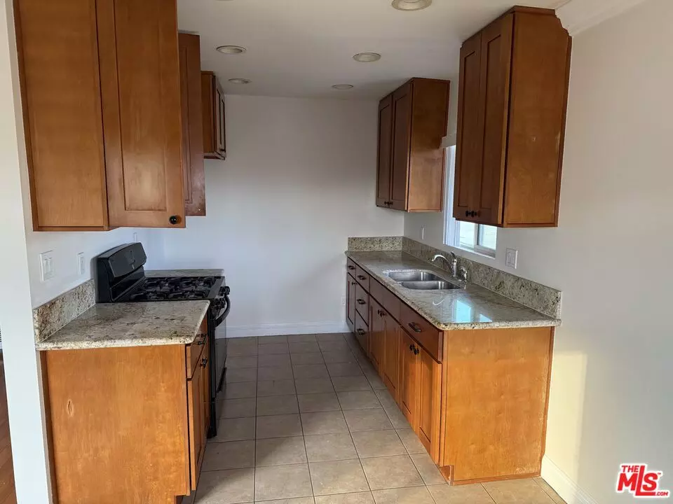 Panorama City, CA 91402,8816 Tobias Ave #7